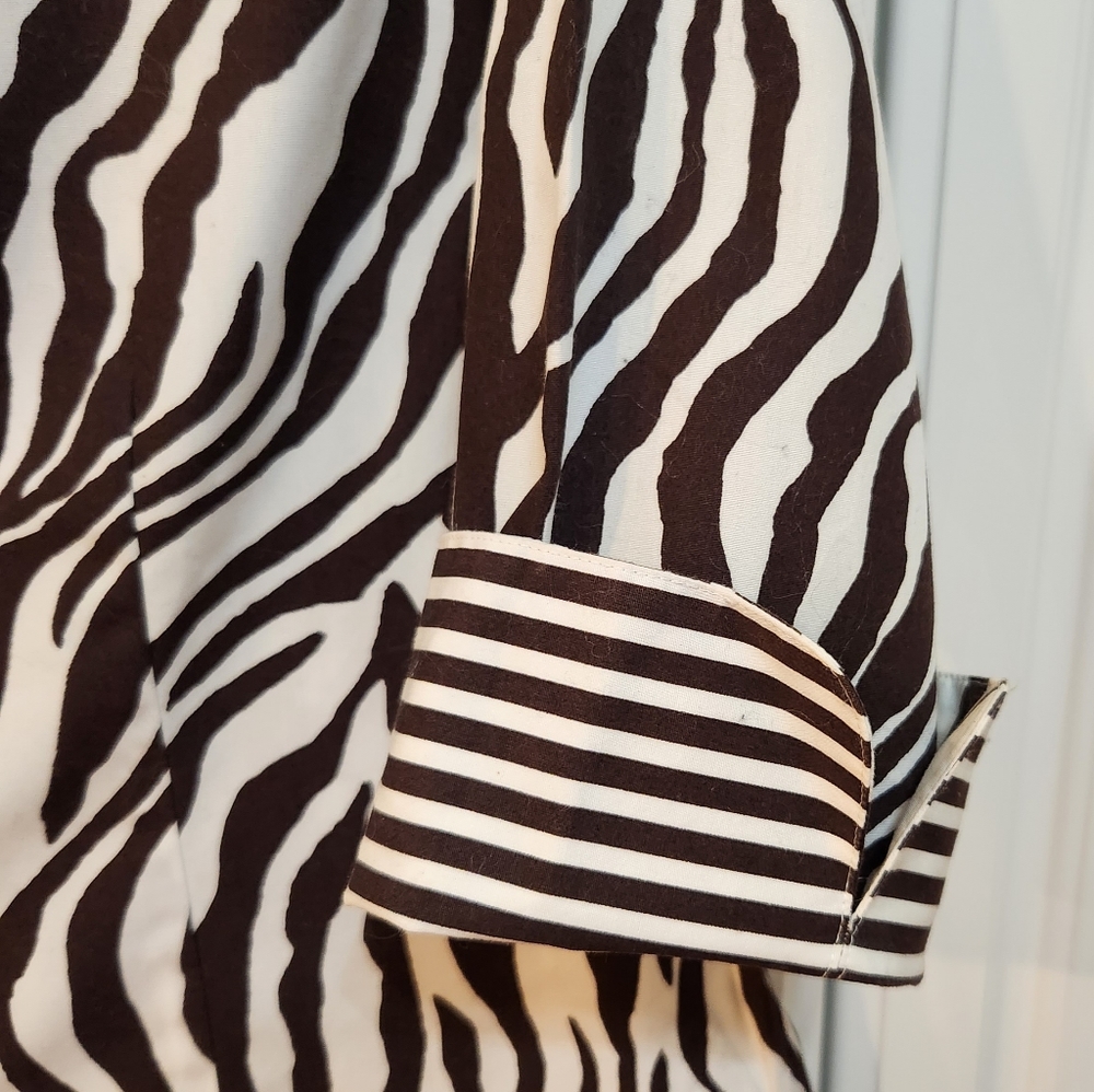 Zebra stripped button down blouse - Picture 5 of 5